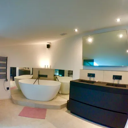 CASA JUNGLE ! Superb duplex apartment, Place des LICES ! Saint-Tropez Extérieur photo